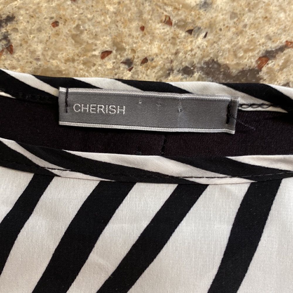 Cherish Woman’s Geometric Top   - Picture 2 of 5